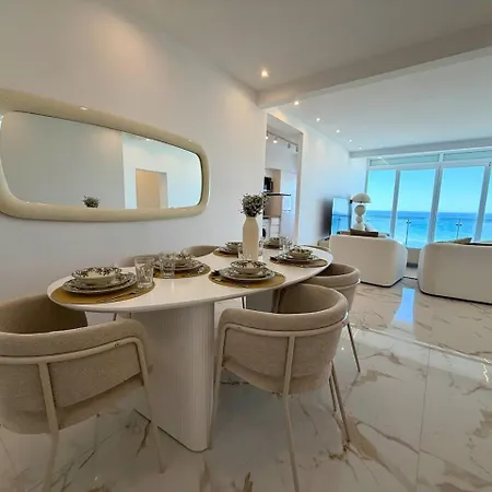 Apartman Moderno Frente Mar 6 Pessoas